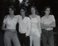 /album/galeria11/nicholas-nixon-brown-sisters-1975-1-jpg/